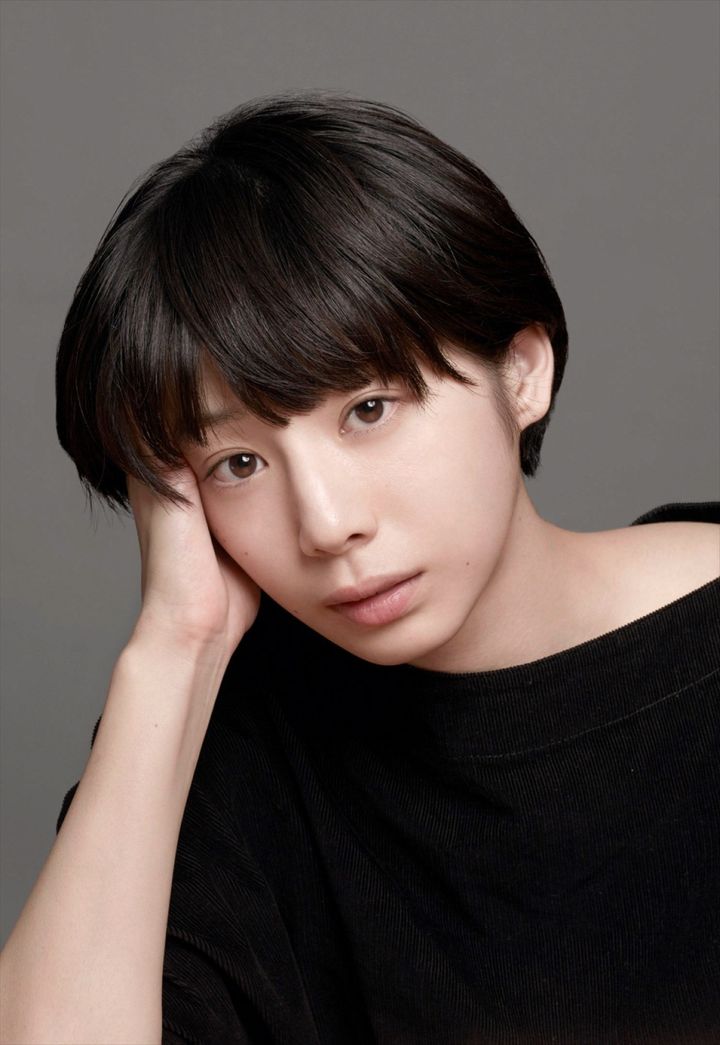 連続テレビ小説『巡るスワン』に出演する夏帆 width=