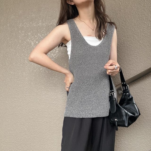 しまむら「メッシュノースリーブタンクトップ」
