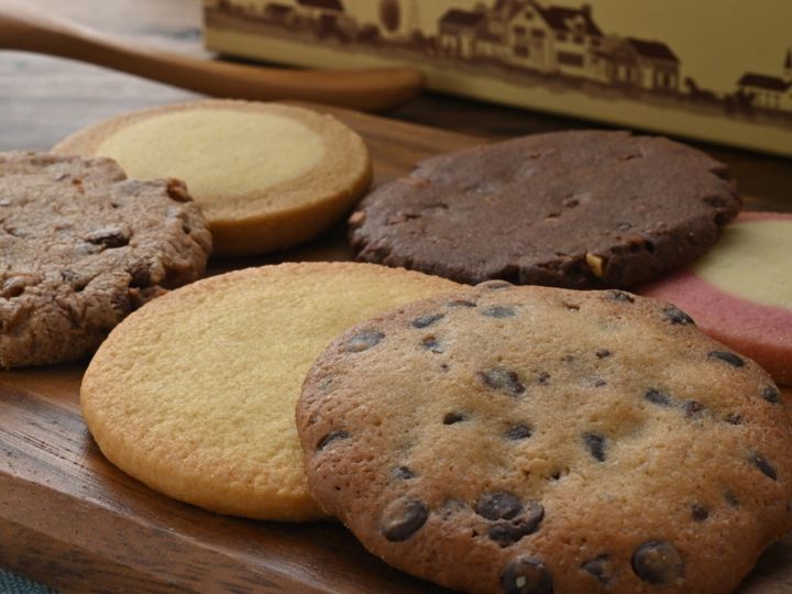 ステラおばさんのクッキー公式Xは7月31日に投稿を更新。手軽にチャレンジできる「詰め放題ミニ」の開催を告知し、話題を集めています。（サムネイル画像出典：PIXTAより）