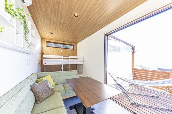 【群馬県渋川市】赤城まつりの花火観覧や夏休み旅行に。「GLAMPING HILLS AKAGI」が多彩な宿泊プランを販売