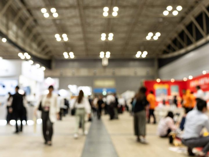 チチヤス公式Xは7月29日に投稿を更新。全国5店舗のロフトで開催する「チチヤスチー坊フェア2026」を告知し、話題を集めています。（サムネイル画像出典：PIXTAより）