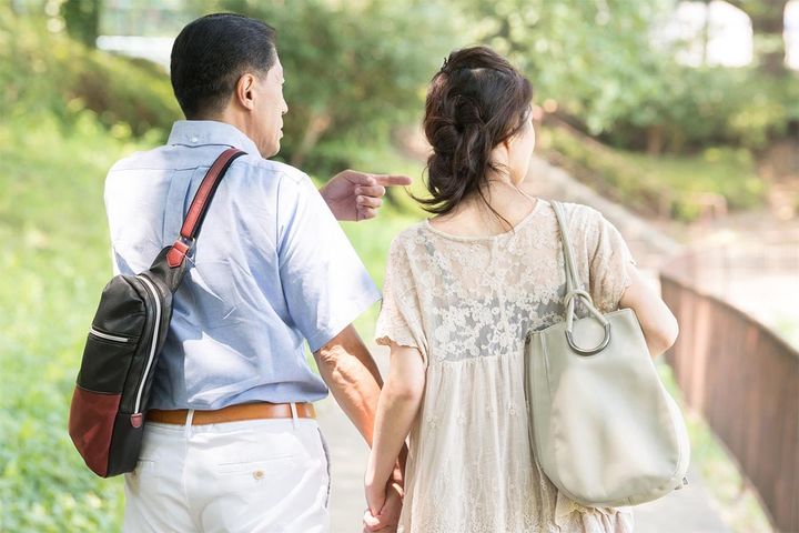 男性の「ボディバッグ」に肯定派・否定派が……？