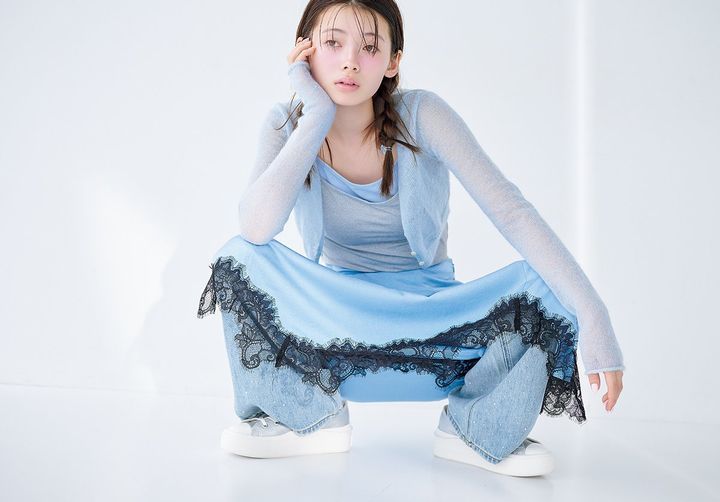 arスタイリストが組む♡ランジェリーコアアイテム別・おすすめお手本コーデ集 サテンスカートデニム