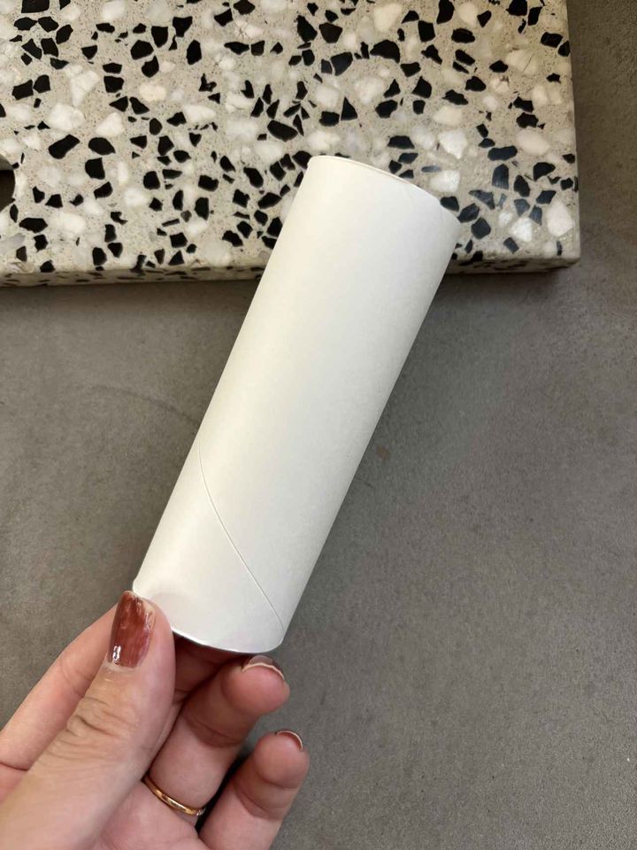 画像: まずはトイレットペーパーの芯を用意