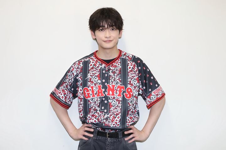高橋文哉『ブルーロック』公開目前に東京ドームでセレモニアルピッチ 見事なノーバン投球披露