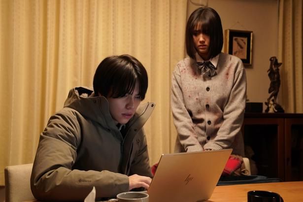 【写真を見る】妹を守るため、航は完全犯罪の方法を生成AIに尋ねるが… [c] 2026 Gaga Corporation/Storm Labels Inc./Studio i3