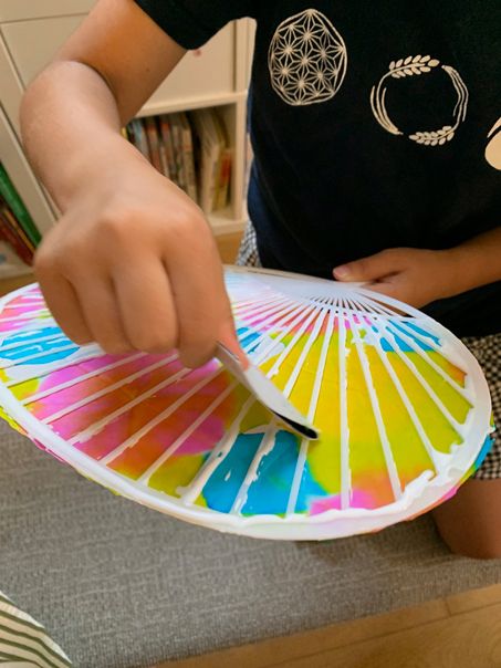 【自由研究にもおすすめ！】「虹色うちわ」作ってみました！ 夏休みの工作に最＆高♪・編集部スタッフイチオシ！の画像3