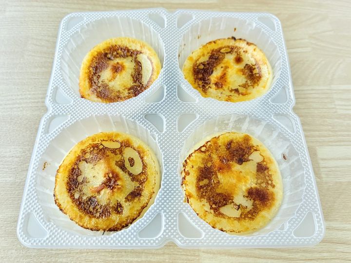 「中のスープがウマい！」「めっちゃクオリティ高い！」【ファミマ】「香ばしい焼き目焼小籠包」