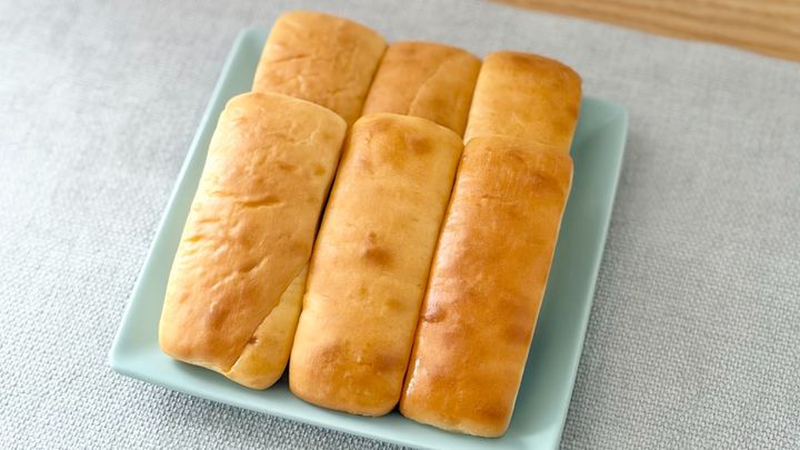 開けた途端、バナナの香り！【ファミマ】ひとつ30円のパンは朝食に最適