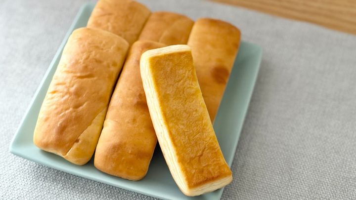 開けた途端、バナナの香り！【ファミマ】ひとつ30円のパンは朝食に最適