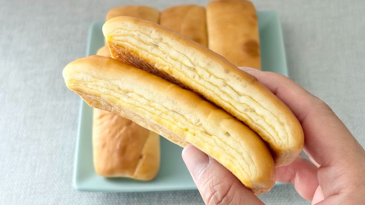 開けた途端、バナナの香り！【ファミマ】ひとつ30円のパンは朝食に最適