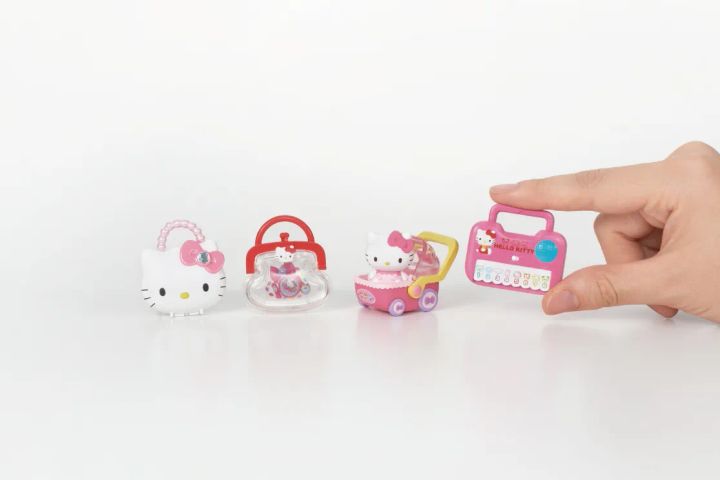 ハローキティ かわいいおもちゃ ミニチュアチャーム ラインナップ