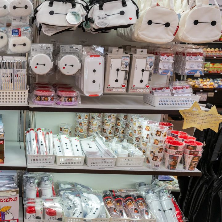 スケーター ベイマックス グッズ棚