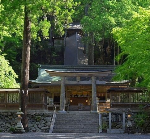 【奈良県下市町】丹生川上神社下社の神域に湧く天然水を使用！「神泉サイダー」下市町の複合施設で発売