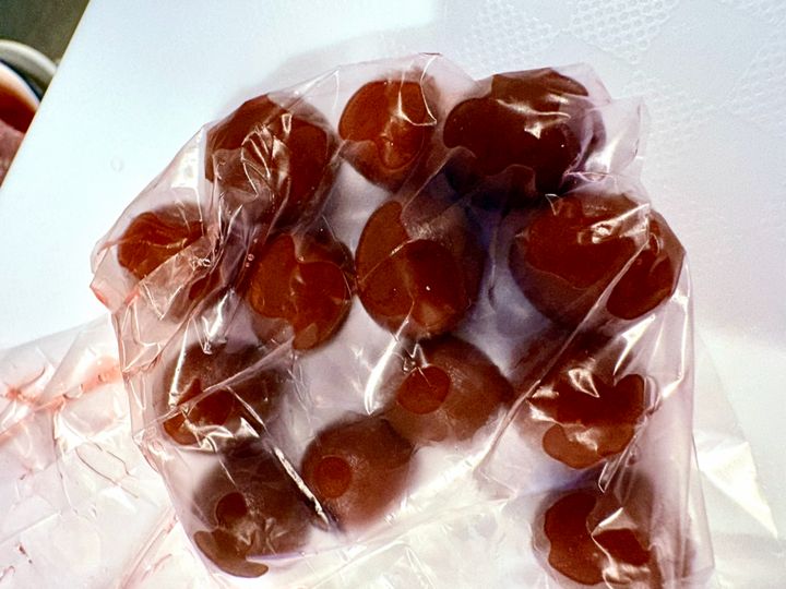 ポリ袋に入れた小梅