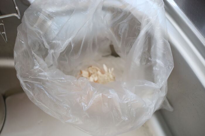 サラダスピナー級！ポリ袋で「野菜の水切り」やってみた！洗い物いらずでBBQでも使える