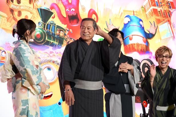 盆踊りは得意かと聞かれ、「サンバの方が楽なんだけどね」と返す松平健