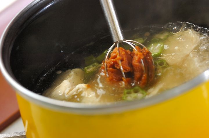 オクラとくずし豆腐のみそ汁の作り方2