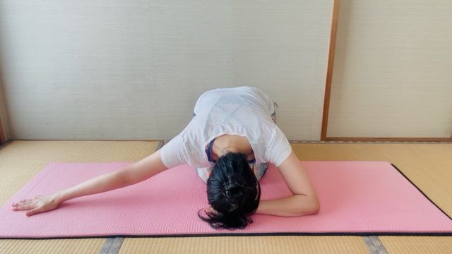 巻き肩改善ピラティス