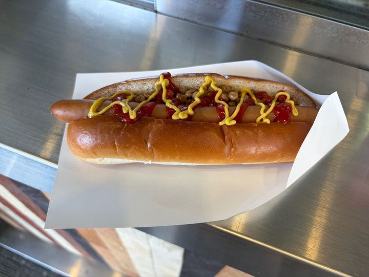 ご当地の食材を使った軽食がおすすめ！