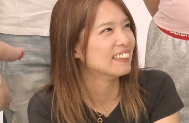 【写真・画像】37歳のおばあちゃんの若すぎるビジュアル＆家族構成に衝撃「待って！誰がおばあちゃんか分からない！」 1枚目