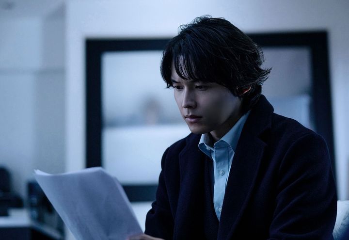 映画『白鳥とコウモリ』場面写真 （C）2026「白鳥とコウモリ」製作委員会 width=