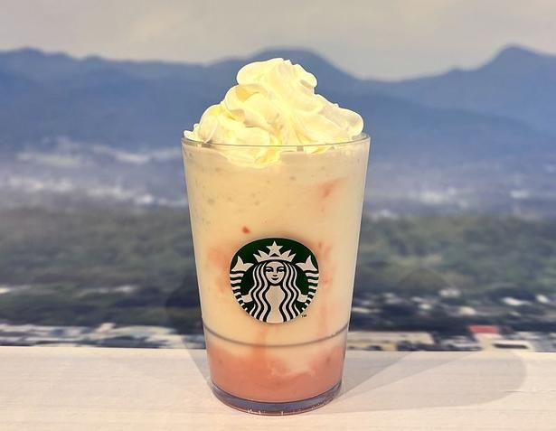 ストロベリーソースのグラデーションがポイント！「群馬 やっぱし赤城山なんさ ストロベリー ヨーグルト フラペチーノ」