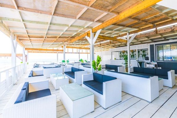 【神奈川県鎌倉市】「海の家 －KAITO YUIGAHAMA－ 海渡 由比ガ浜」オープン！フードは50種以上を用意