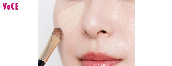 大ブラシのエッジで全体を塗る