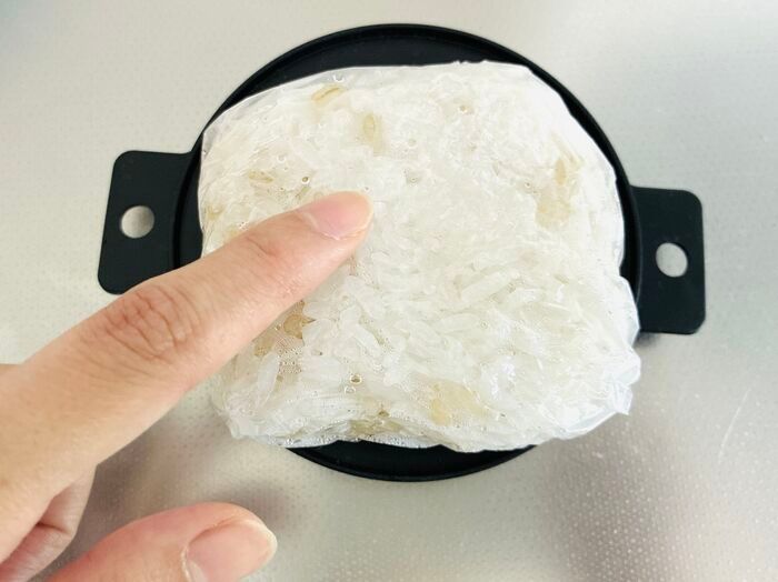 【セリア】「レンチンしたご飯、まだ冷たい…」を解決！110円の神トレーで〈仕上がりふっくら＆やけど防止〉
