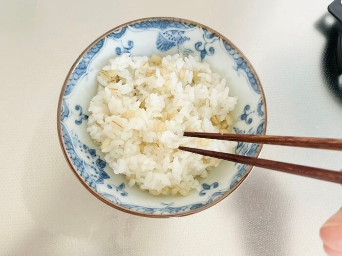 【セリア】「レンチンしたご飯、まだ冷たい…」を解決！110円の神トレーで〈仕上がりふっくら＆やけど防止〉