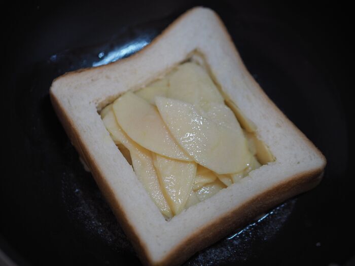 【食パン1枚】まさかの大変身！切った瞬間「わぁ♡」りんごぎっしりの絶品スイーツパン