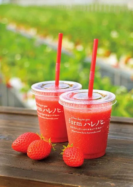 いちごを使った赤いジュース