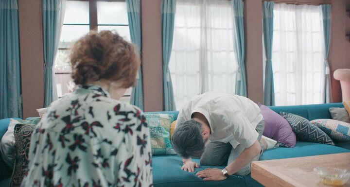 【写真・画像】YOU（61）のコスプレ姿に反響「可愛い」「似合う」 『バカンスの法則』で大御所俳優の淑女な妻役 2枚目