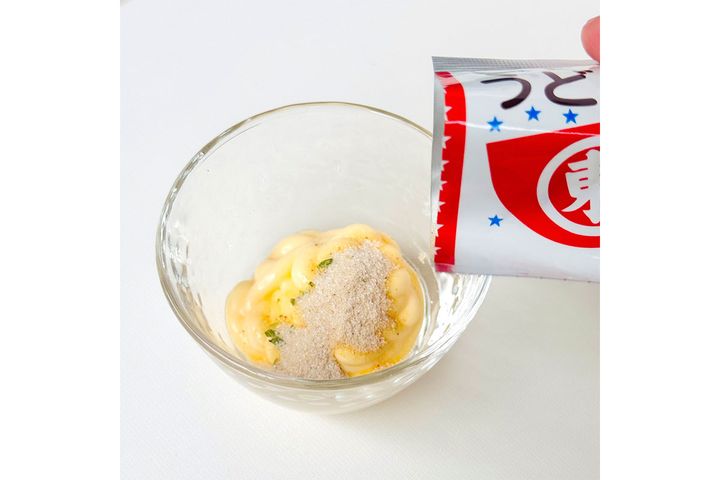 マヨネーズにヒガシマルの「うどんスープ」を入れて…