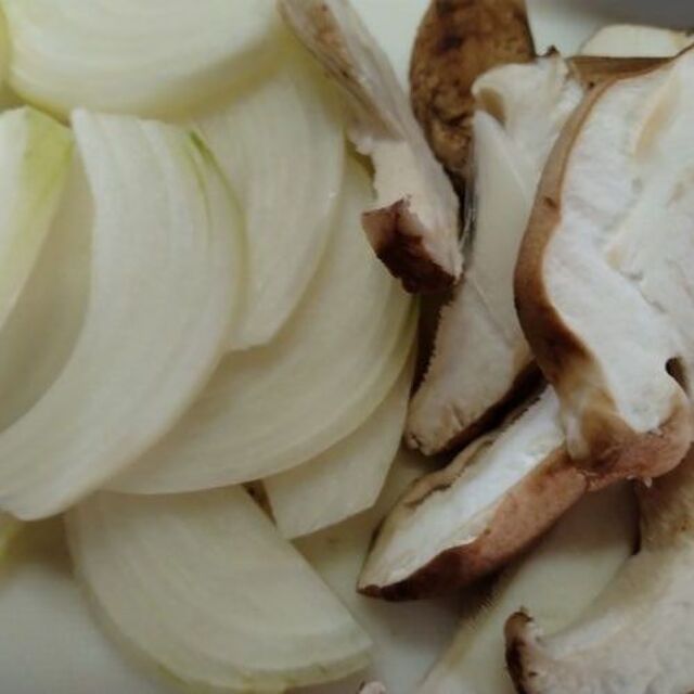 野菜を切る