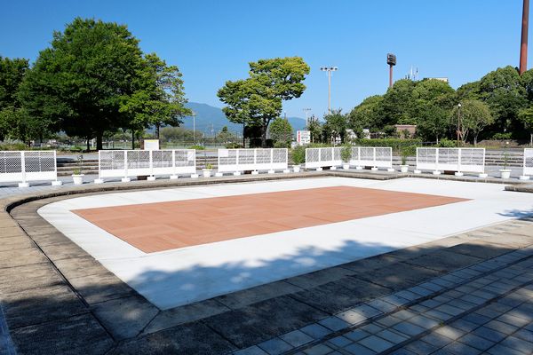 【神奈川県小田原市】上府中公園の親水広場に、安全に水遊びができる噴水施設「ファウンテンデッキ」設置