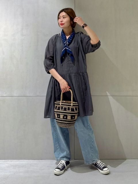 強撚シアーミニワンピースを着たコーデ