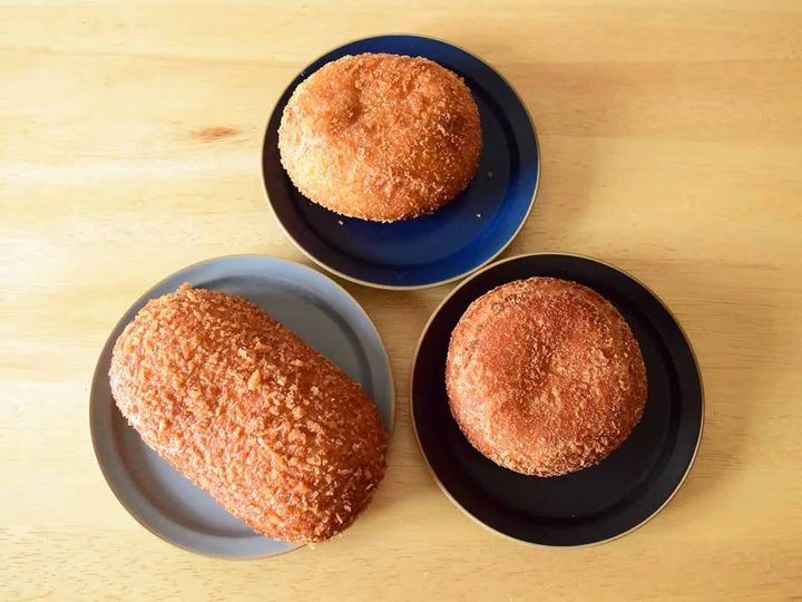 セブンイレブン「お店で揚げたカレーパン」「とろけるチーズカレーパン」「たっぷりルウの欧風カレ―パン」食べ比べ （画像：https://ichioshi.smt.docomo.ne.jp/articles/limited/39793）