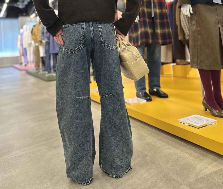 画像: 【GU】3DバレルジーンズUL ¥2,990 www.gu-global.com