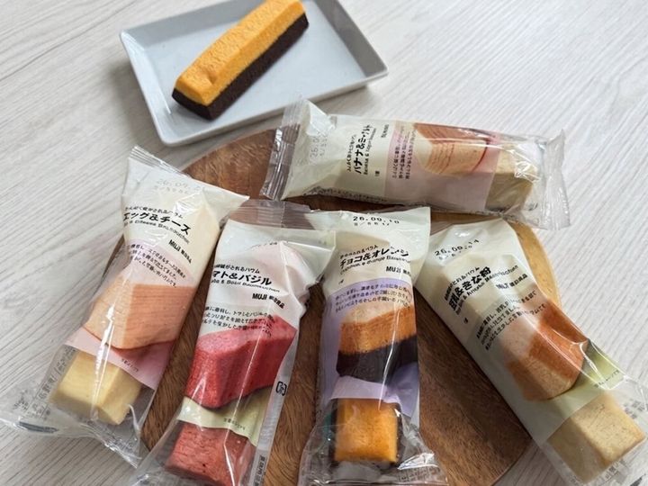 無印良品から手軽にたんぱく質や食物繊維、鉄分が取れる健康派バウム5種が登場しました。甘い系から総菜系まで揃い、食べきりサイズで忙しい朝の朝食にも最適です。賞味期限や冷凍保存のコツもご紹介します。