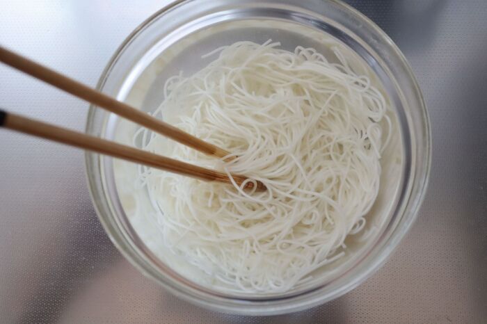 茹でて余ったそうめんは“即冷凍”が正解！自然解凍はNG！おいしいツルツル食感をキープする解凍方法とは？【やってみた】
