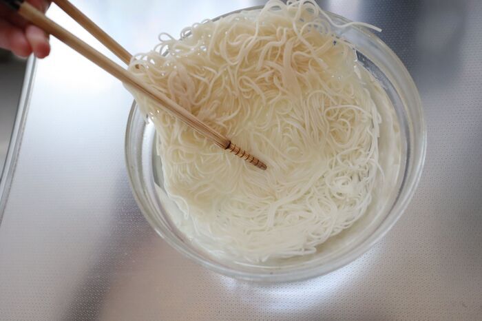 茹でて余ったそうめんは“即冷凍”が正解！自然解凍はNG！おいしいツルツル食感をキープする解凍方法とは？【やってみた】