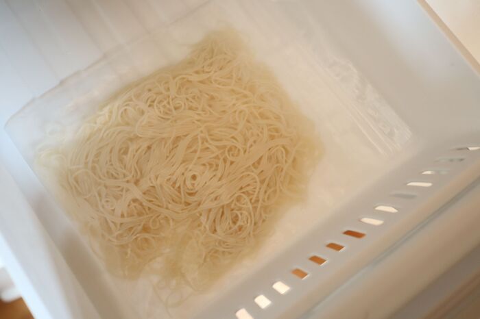 茹でて余ったそうめんは“即冷凍”が正解！自然解凍はNG！おいしいツルツル食感をキープする解凍方法とは？【やってみた】