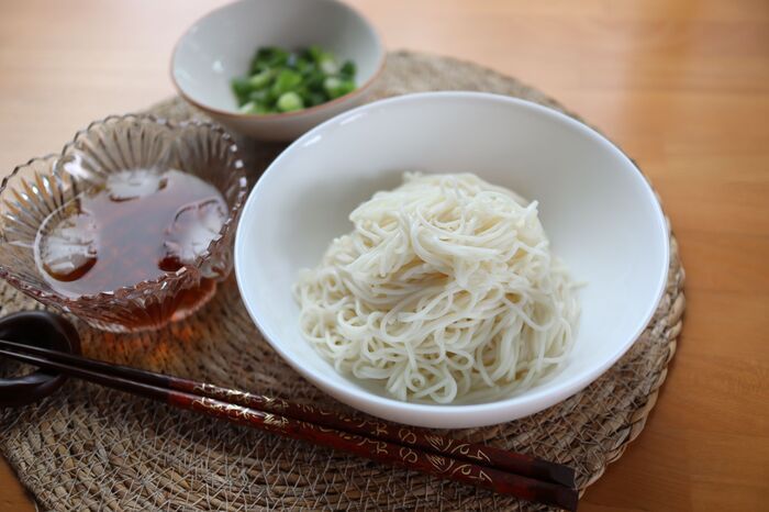 茹でて余ったそうめんは“即冷凍”が正解！自然解凍はNG！おいしいツルツル食感をキープする解凍方法とは？【やってみた】