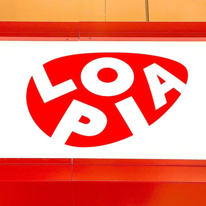 ロピアの看板