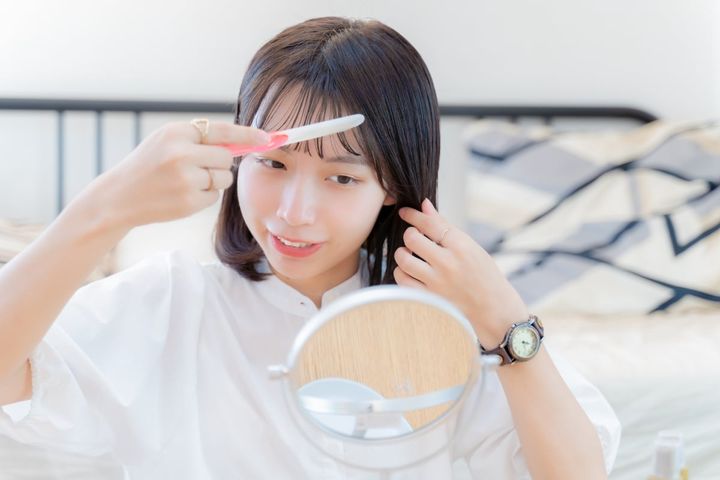 前髪を上手にセットするには？（画像はイメージ）