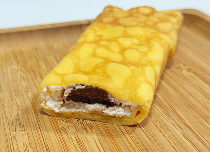 中には溢れんばかりの濃厚ホイップとコク深い生チョコレートがぎっしり
