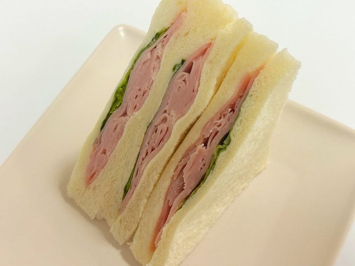 サンドイッチがひとつ増えてる！