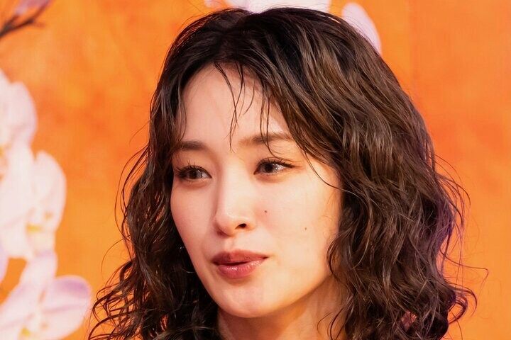 【写真・画像】「えぇ!?信じられない」レジェンド美魔女、59歳になった現在の姿にMEGUMIら驚愕 1枚目
